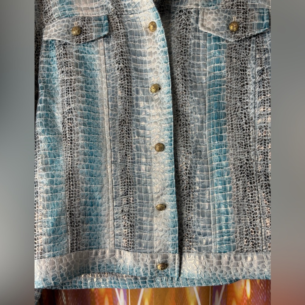 Metallic Textured Jacket ✨ - Picture 3 of 5